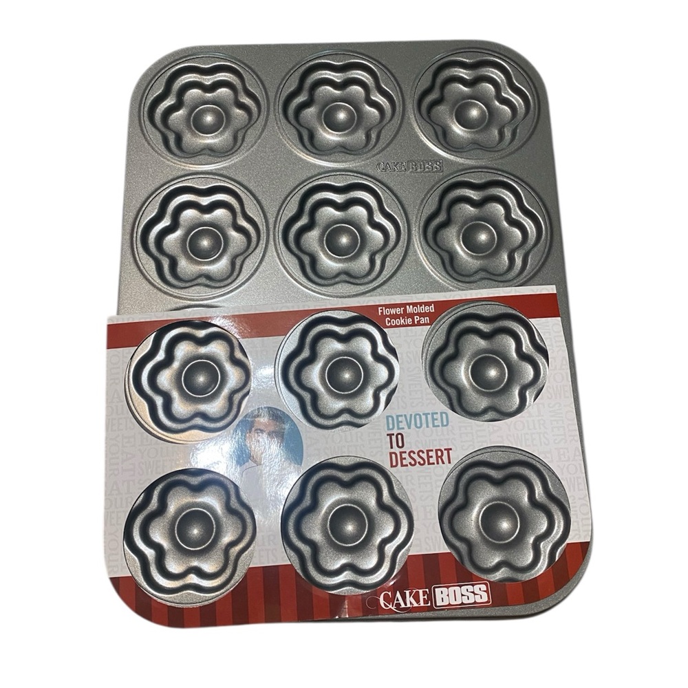 NWT Cake Boss Flower Molded Cookie Pan